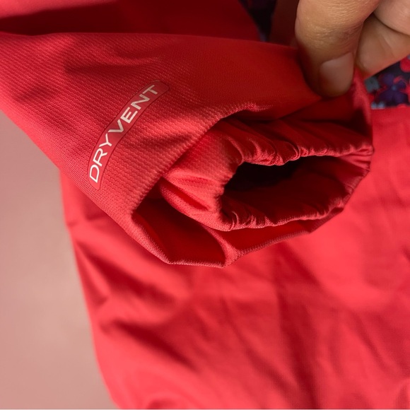 The North Face Snowquest insulated Toddler Jacket in Vibrant Purple - Picture 5 of 10